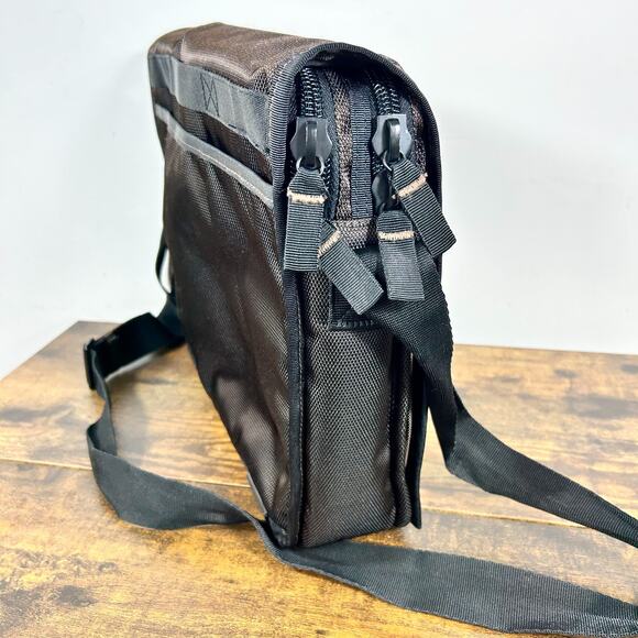 Targus 14" Laptop Messenger Bag Shoulder Strap Padded Brown Nylon 14x10x3 - Picture 5 of 12